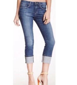 Mossimo Supply Co. Cropped Medium Wash Jeans Size Junior's 17